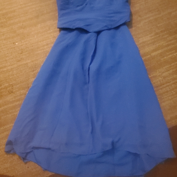 Dresses - Picture 3 of 3